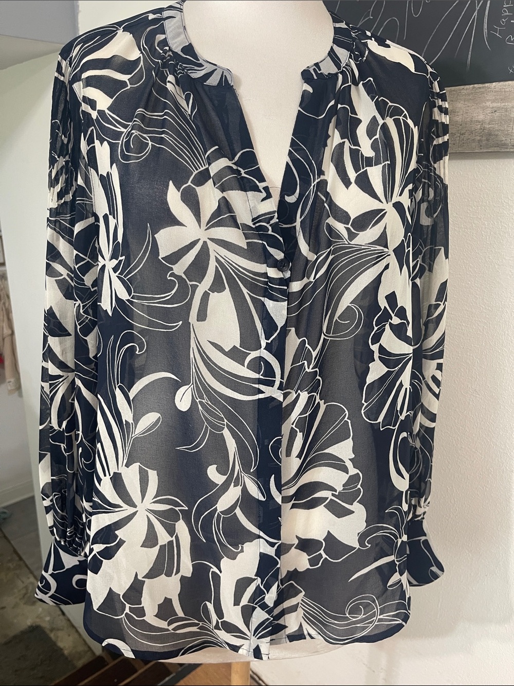 Chicos Navy Sheet Floral Top - Sz 2/M